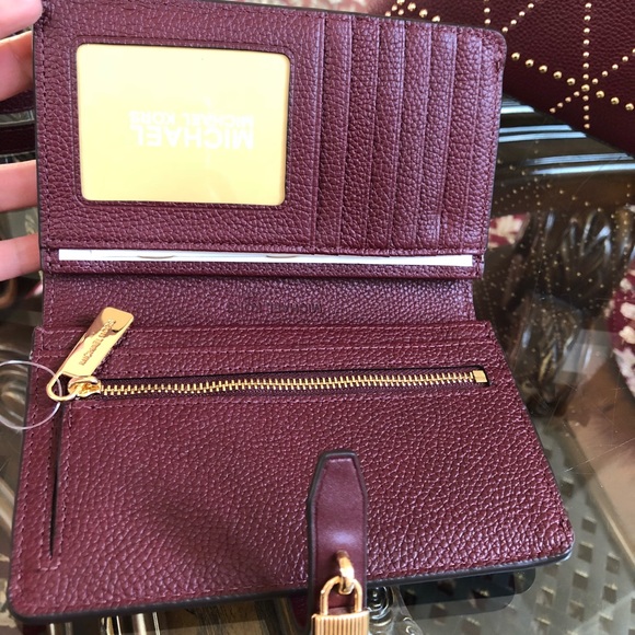 NWT - Picture 2 of 8